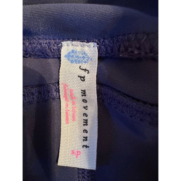 Free People Movement Navy Blue High Waisted Legging Cropped Sz Small Pockets - Picture 13 of 14